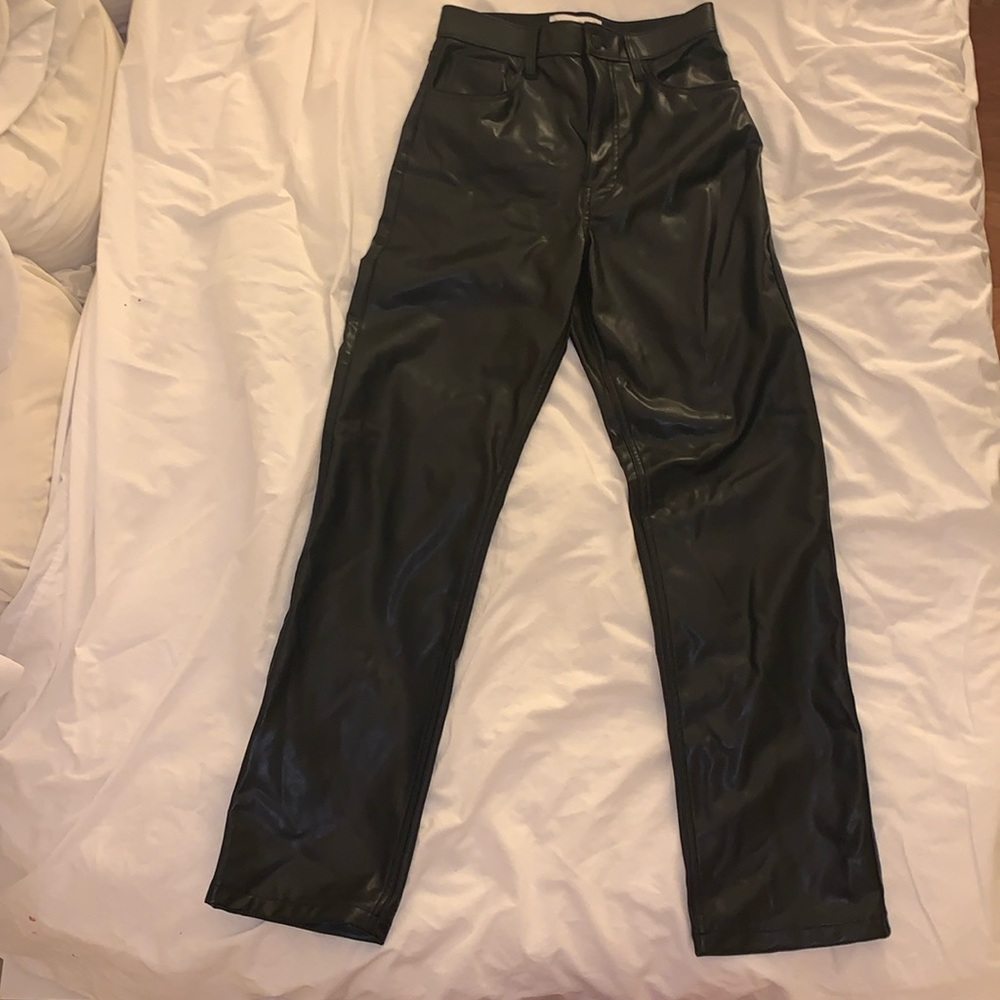 Abercrombie & Fitch The ’90s Straight Ultra High Rise Leather Pant “27 Size 4